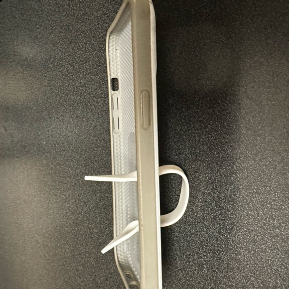 IPhone 12 Pro Max Loopy case - Picture 9 of 11